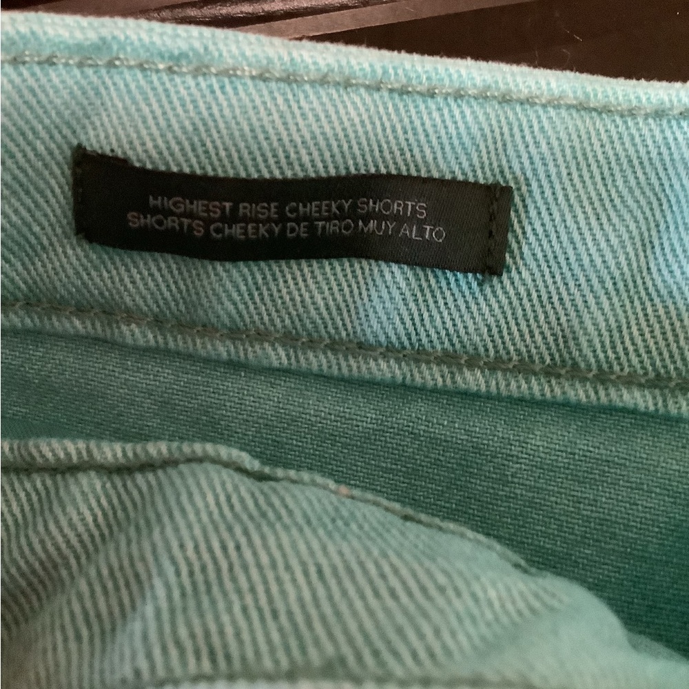 Wild fable NWT highest rise cheeky shorts size 2/26 light distressed 100% cotton - Picture 4 of 9